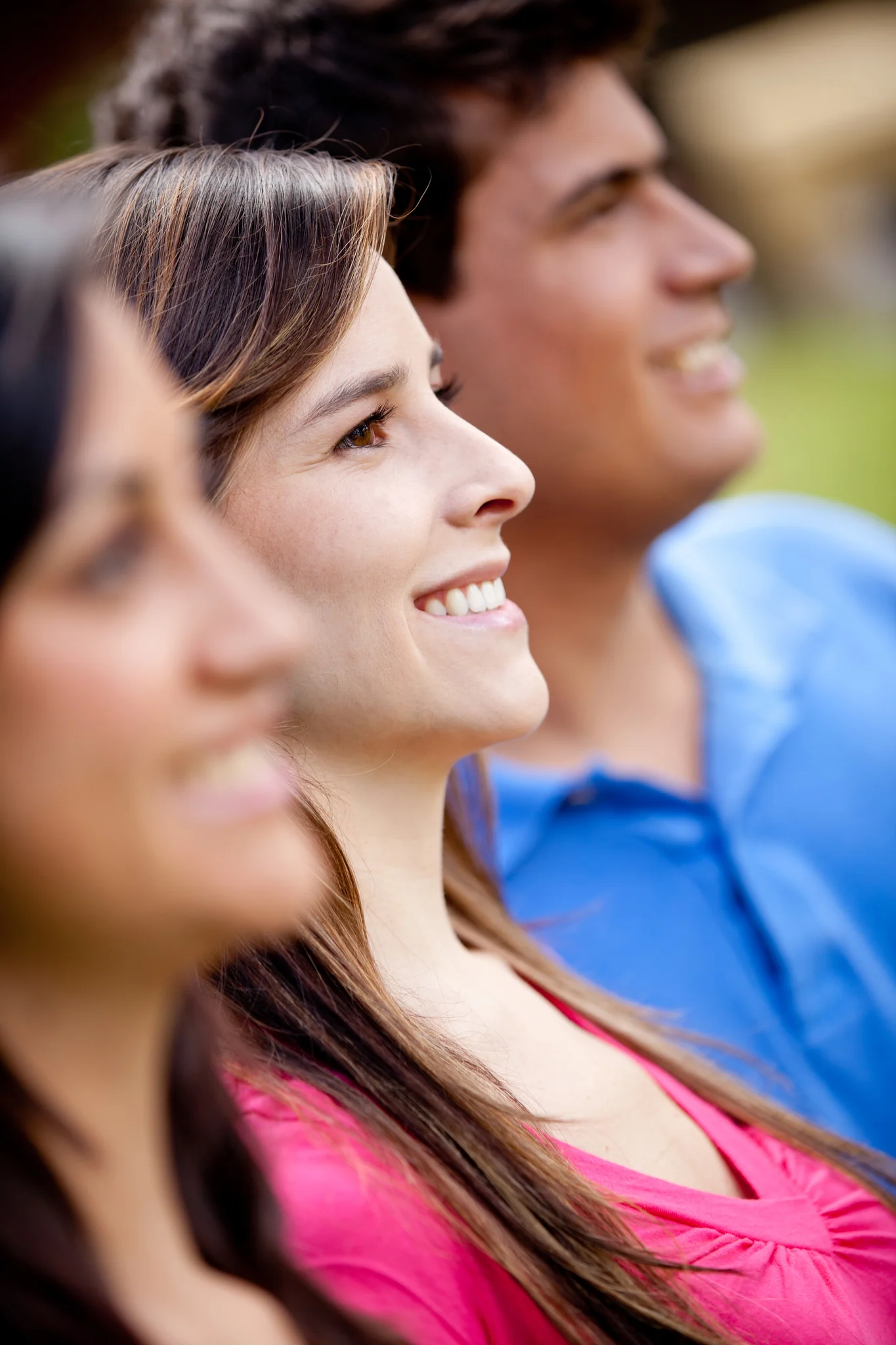 Clientas conversando en español e inglés